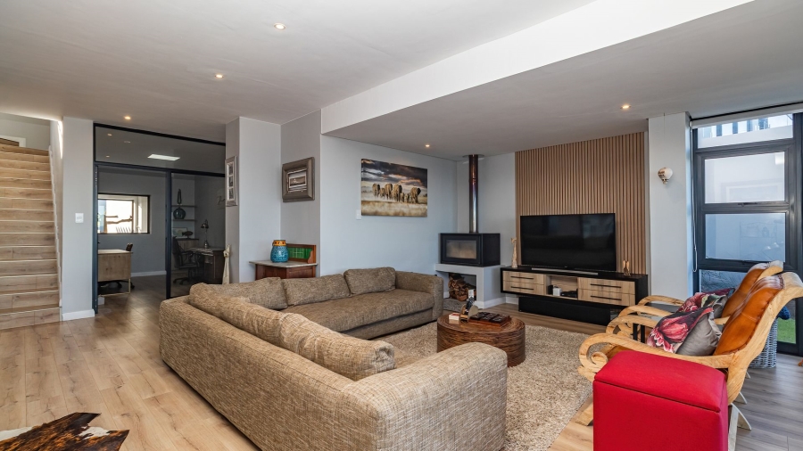 4 Bedroom Property for Sale in Oubaai Western Cape